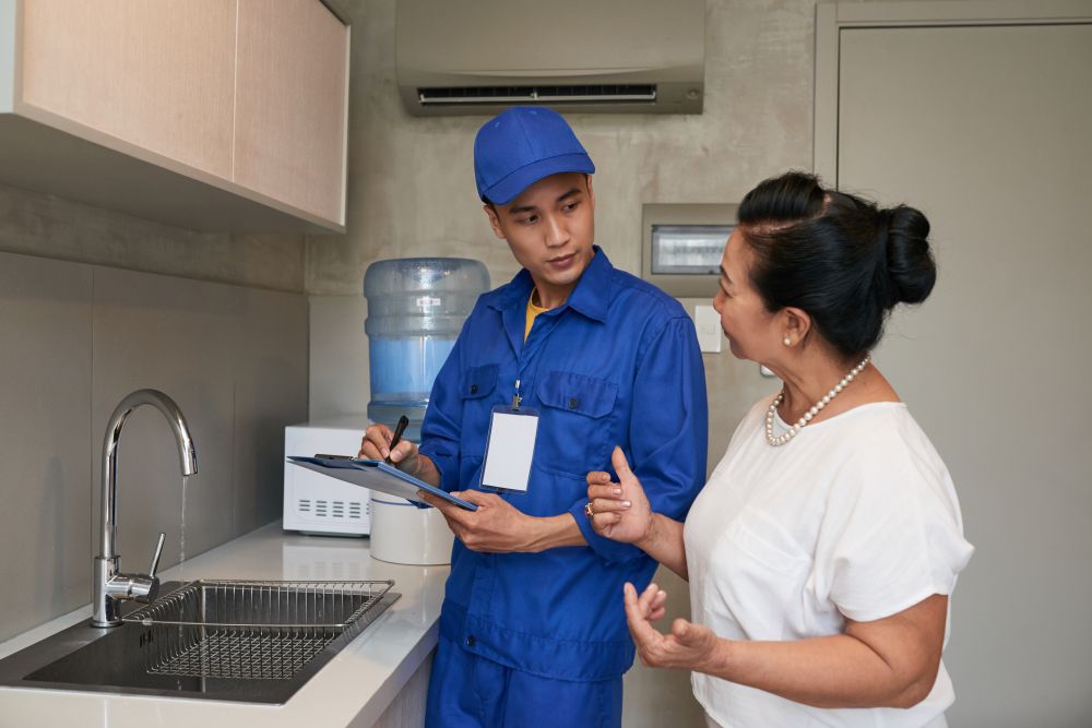 When to Call a Water Leakage Specialist in Singapore